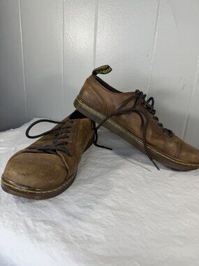 Dr. Martens Brown Leather lace up Distress Calmont Men's Shoes Size 10 M